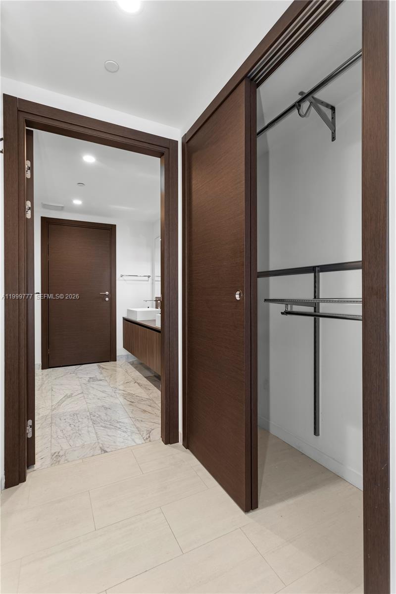 1000 Brickell Plz # 2003