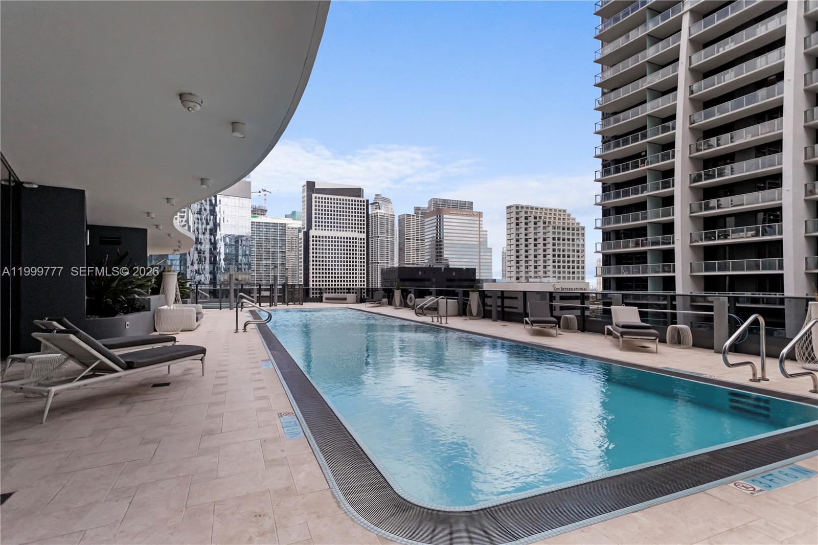 1000 Brickell Plz # 2003