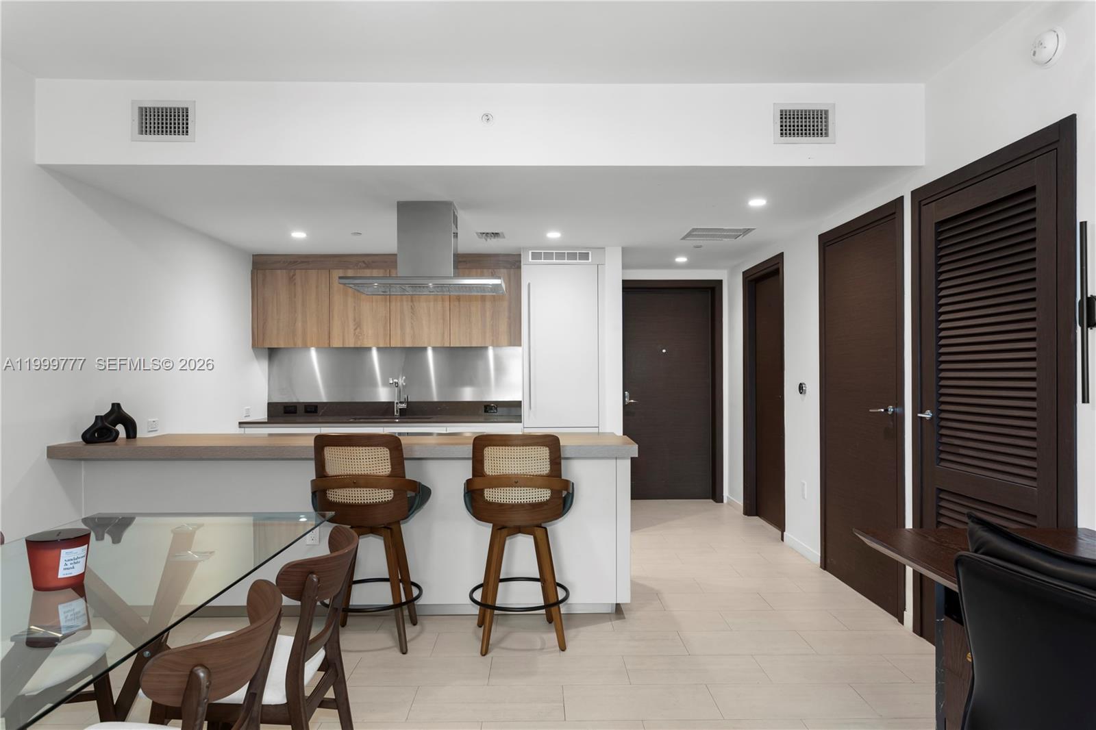 1000 Brickell Plz # 2003