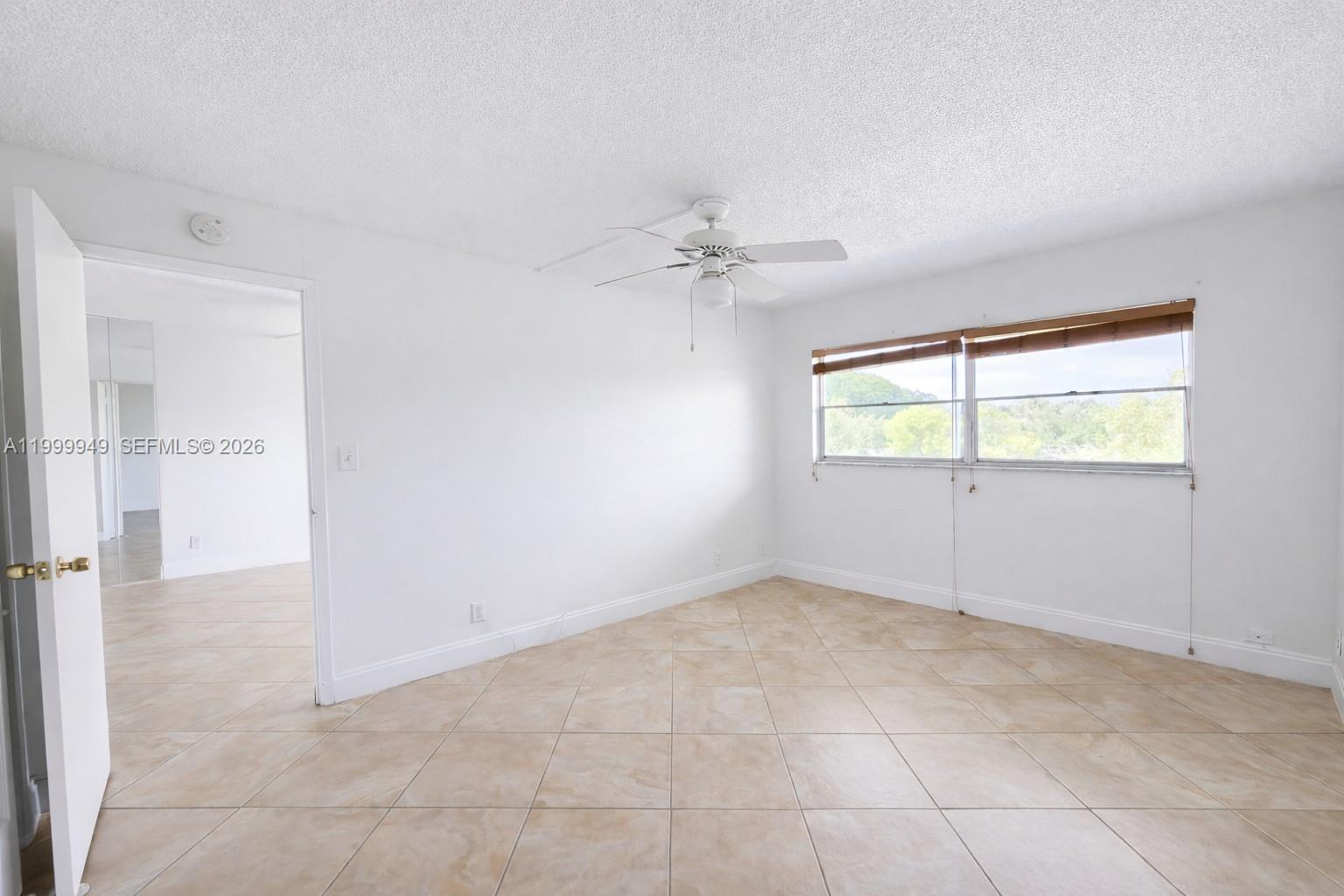 950 Hillcrest Dr # 302