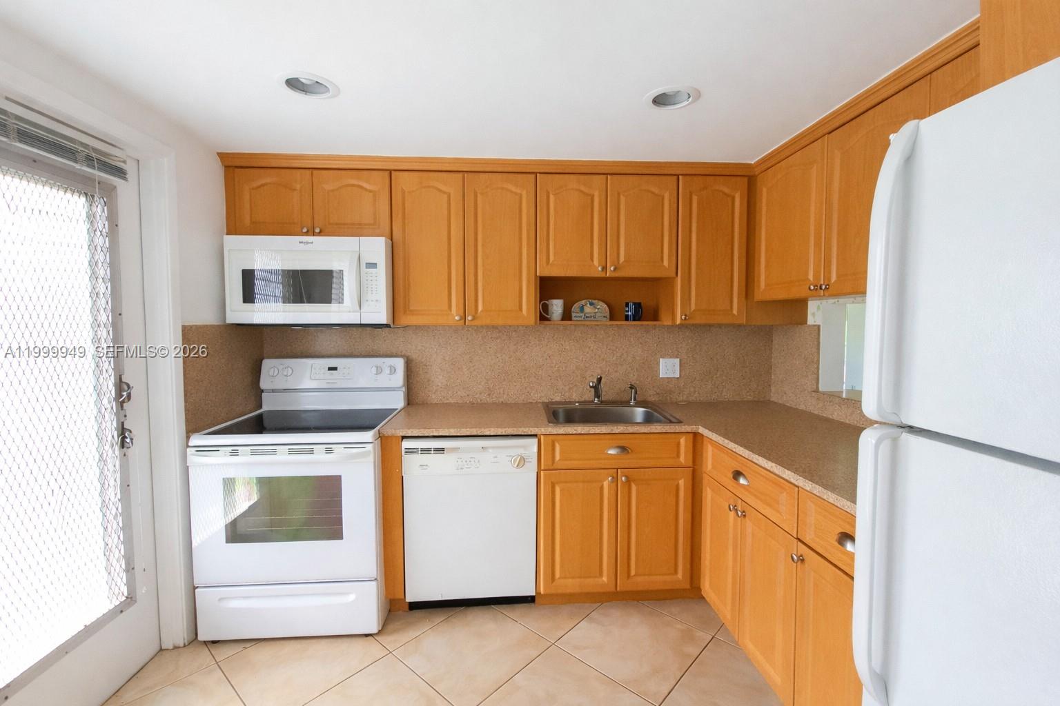 950 Hillcrest Dr # 302