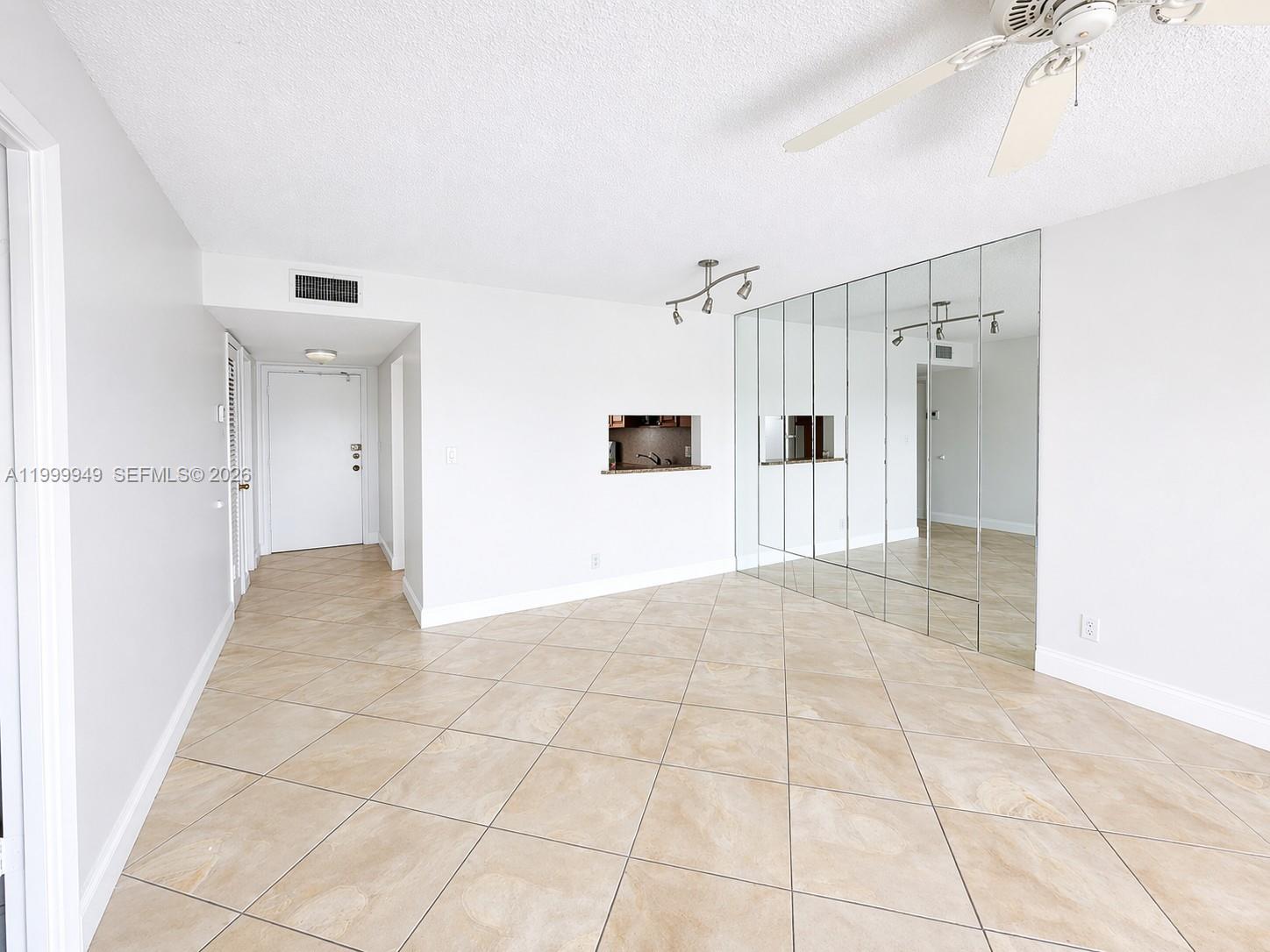 950 Hillcrest Dr # 302