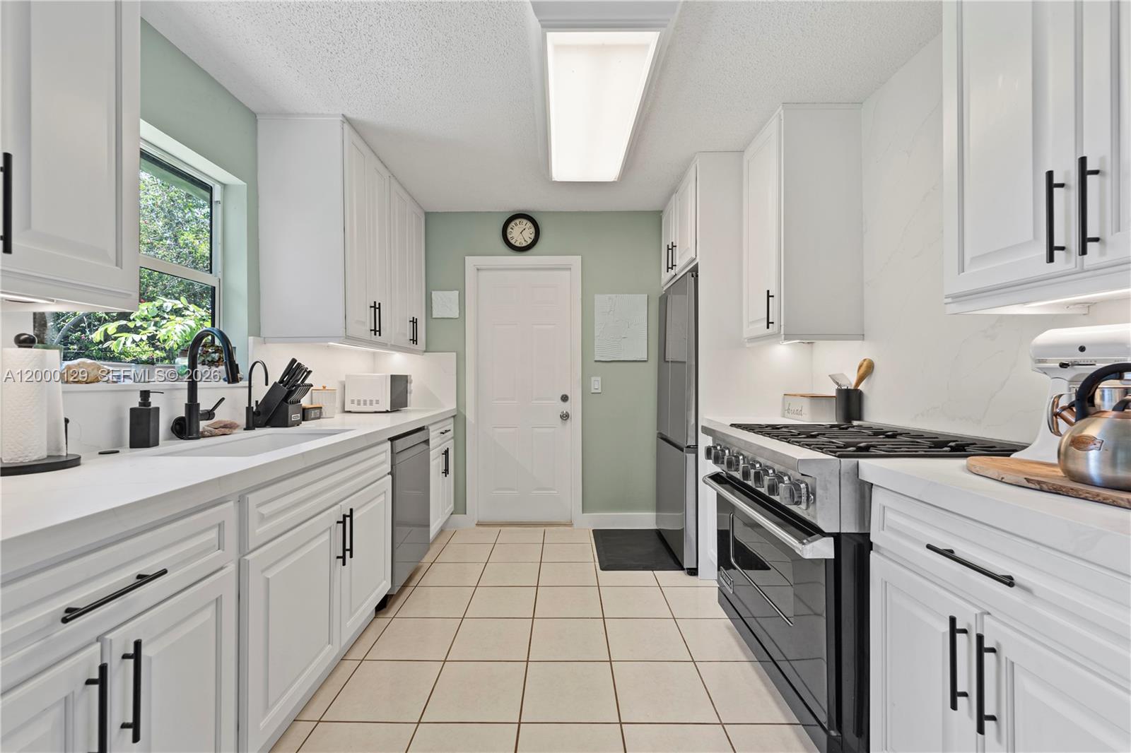 11740 NW 33rd St