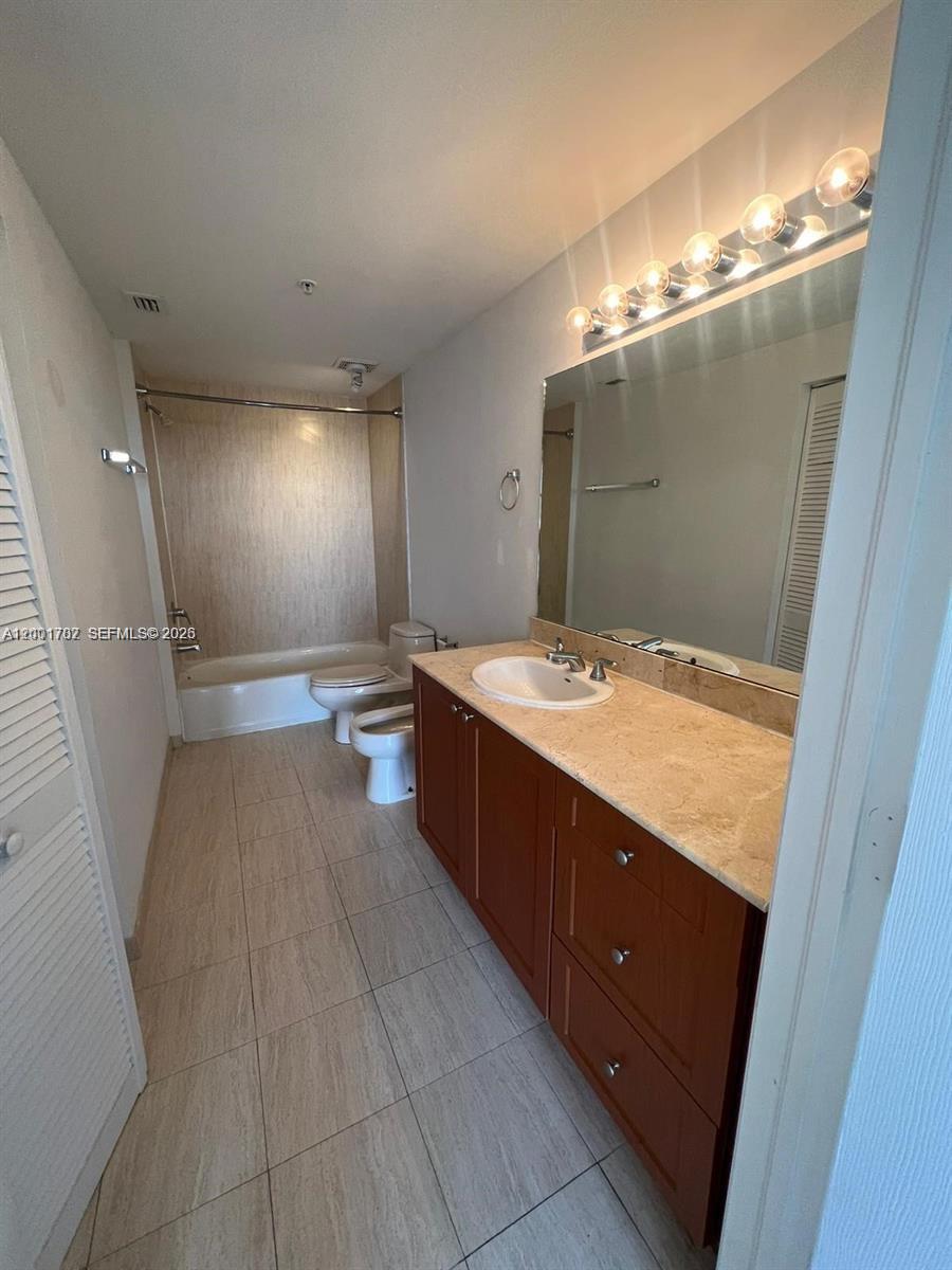 2425 SW 27th Ave # 907
