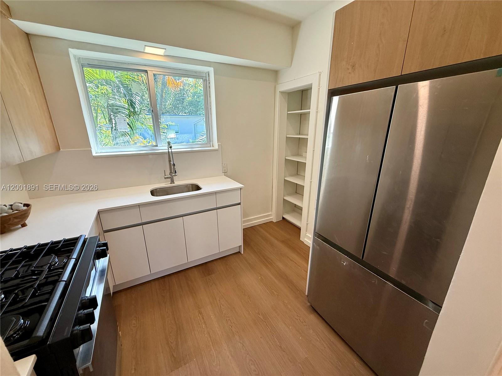 1535 West Ave # 5