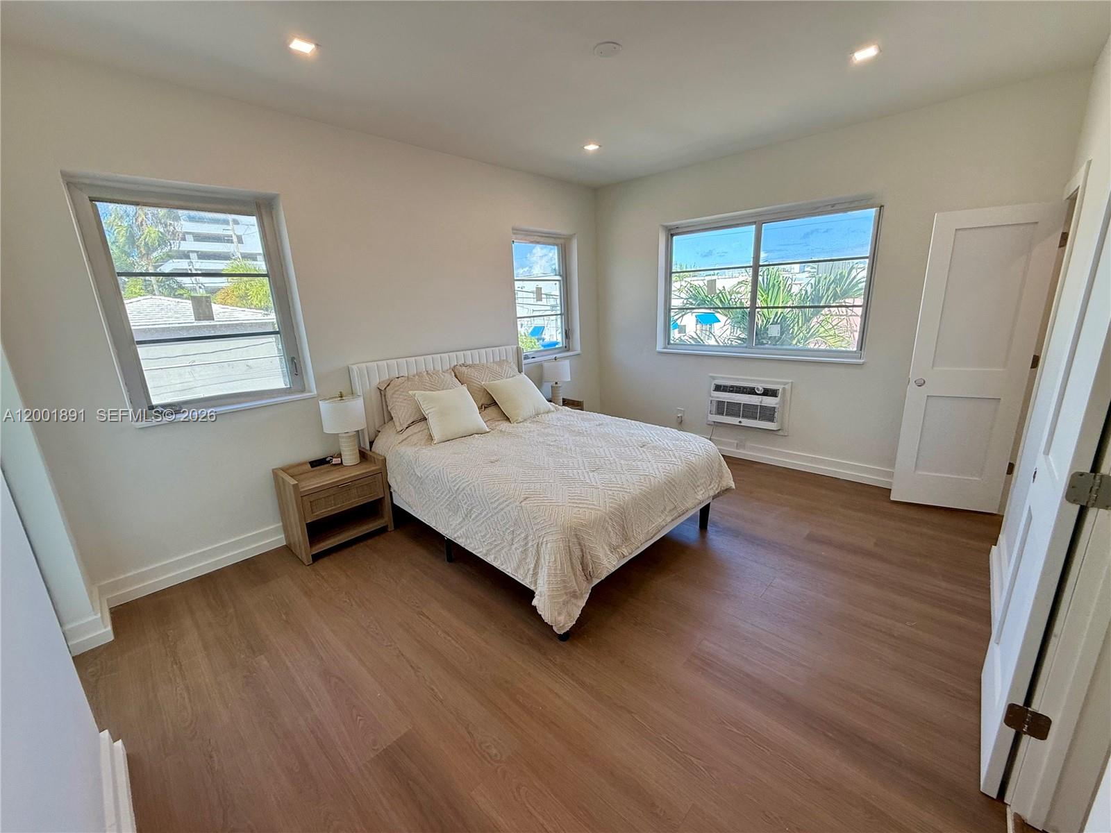 1535 West Ave # 5
