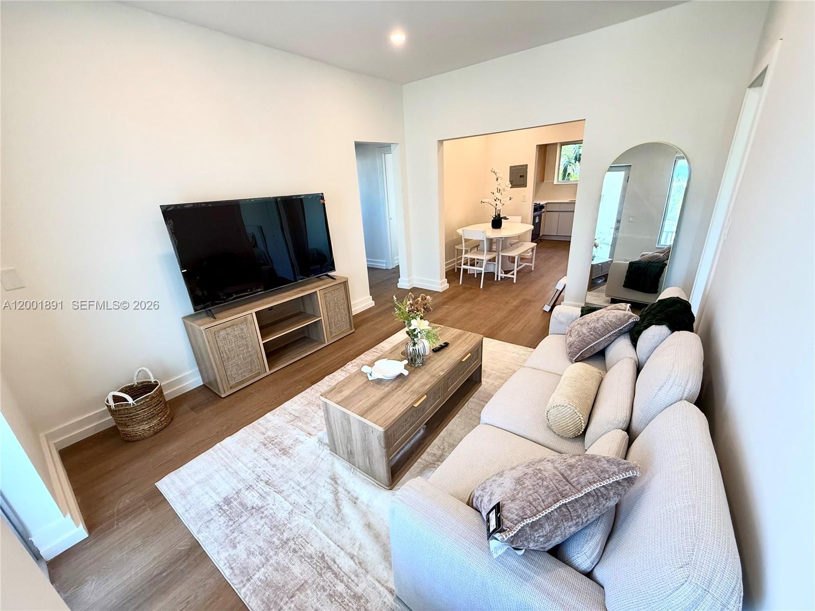 1535 West Ave # 5