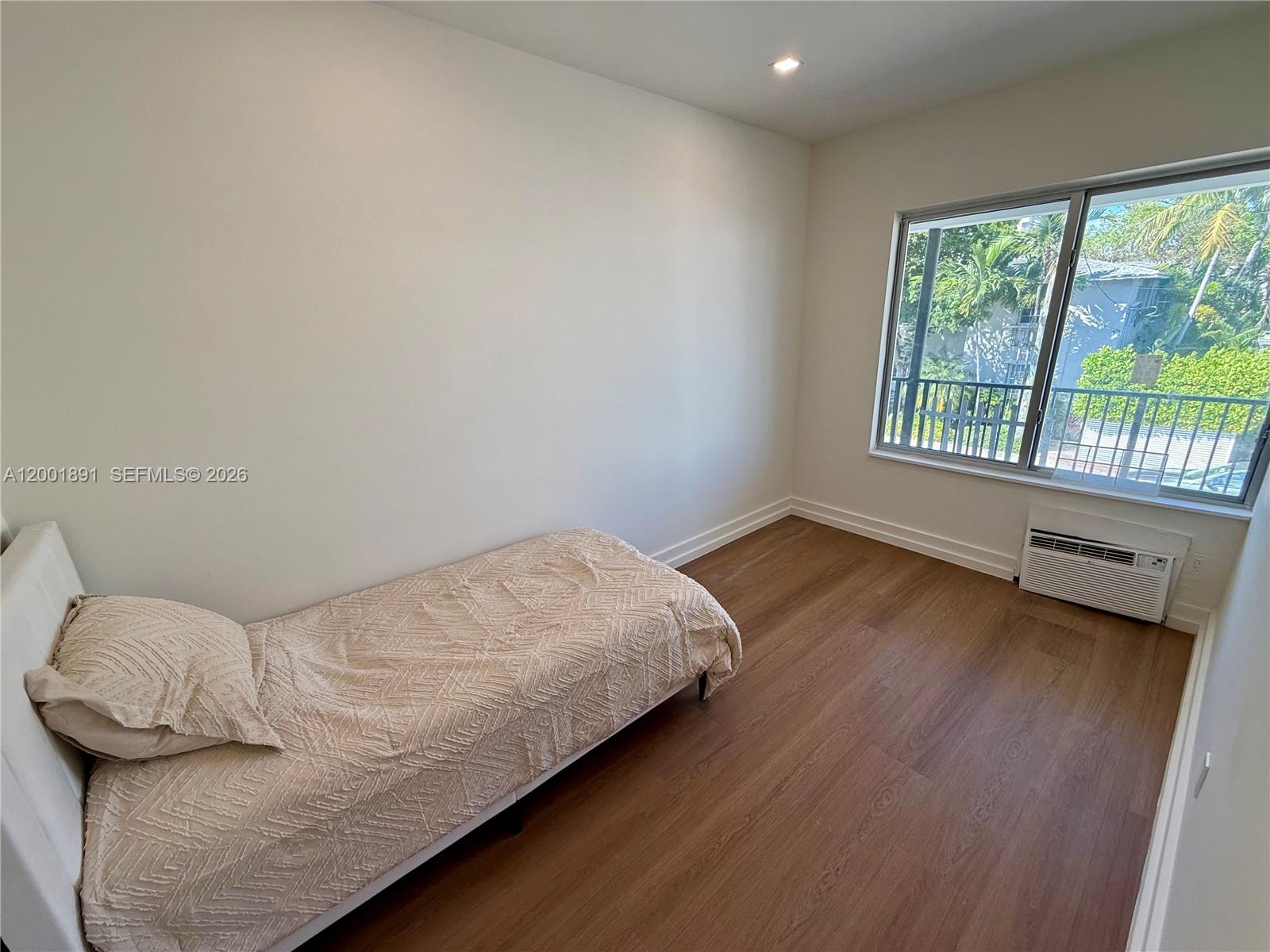 1535 West Ave # 5