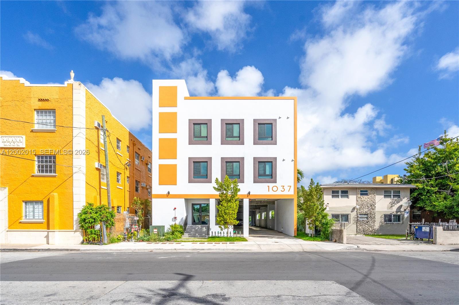 1037 NW 2nd St