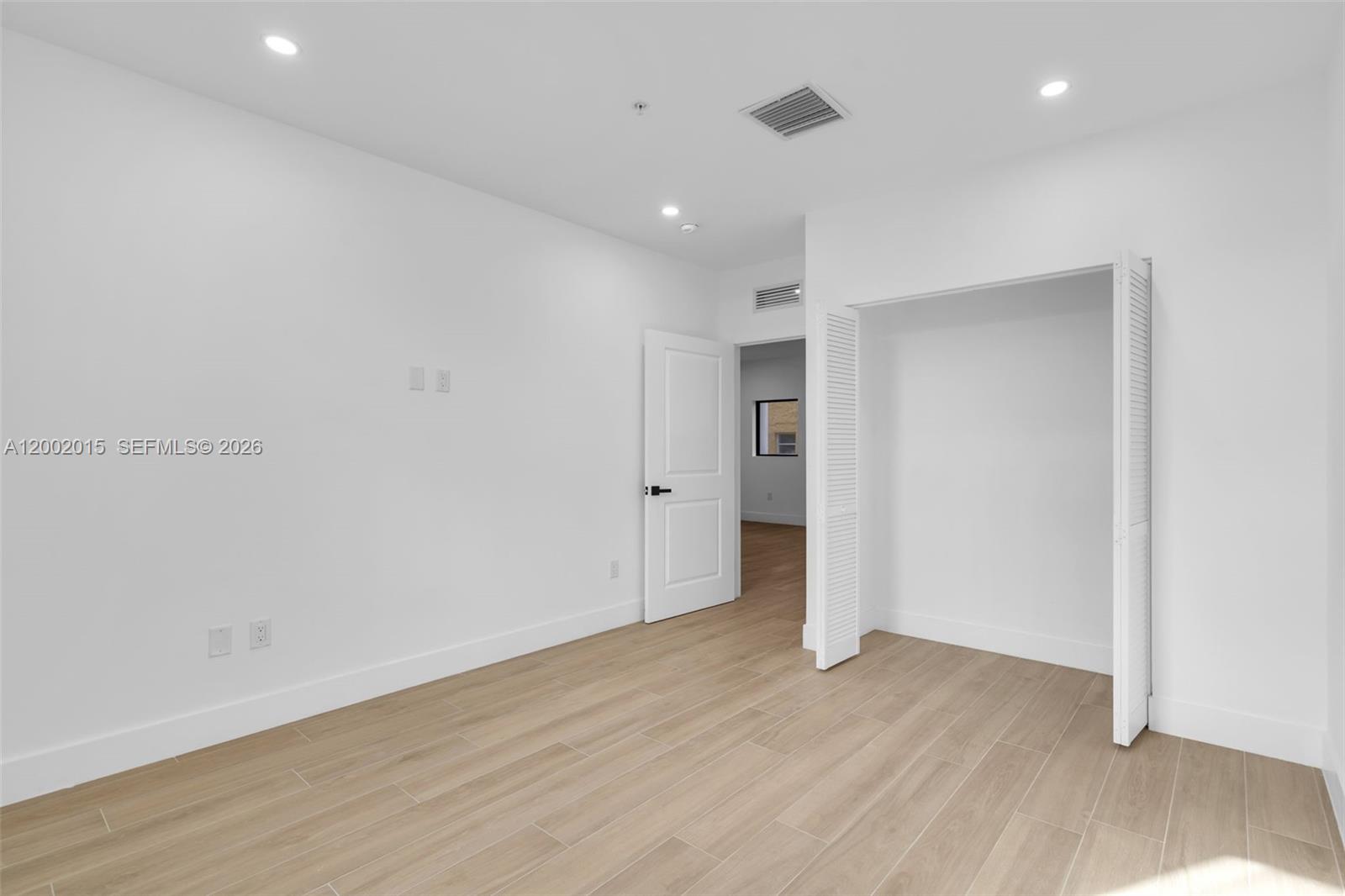 1037 NW 2nd St