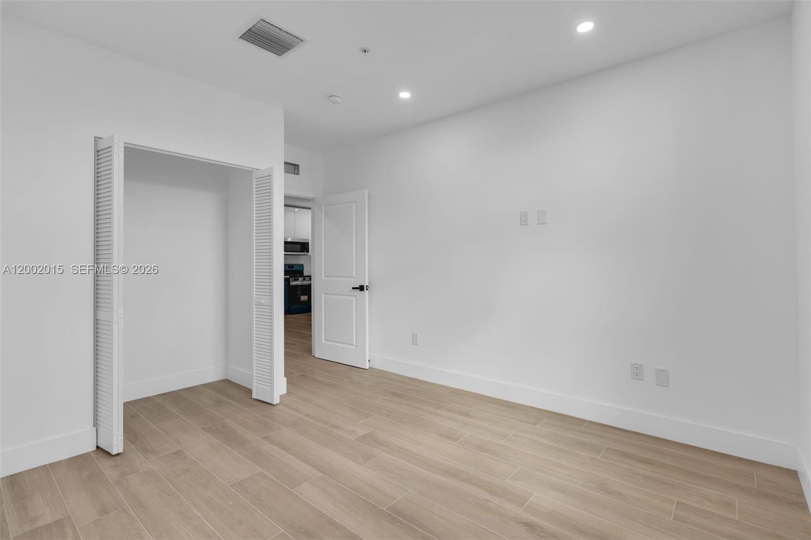 1037 NW 2nd St
