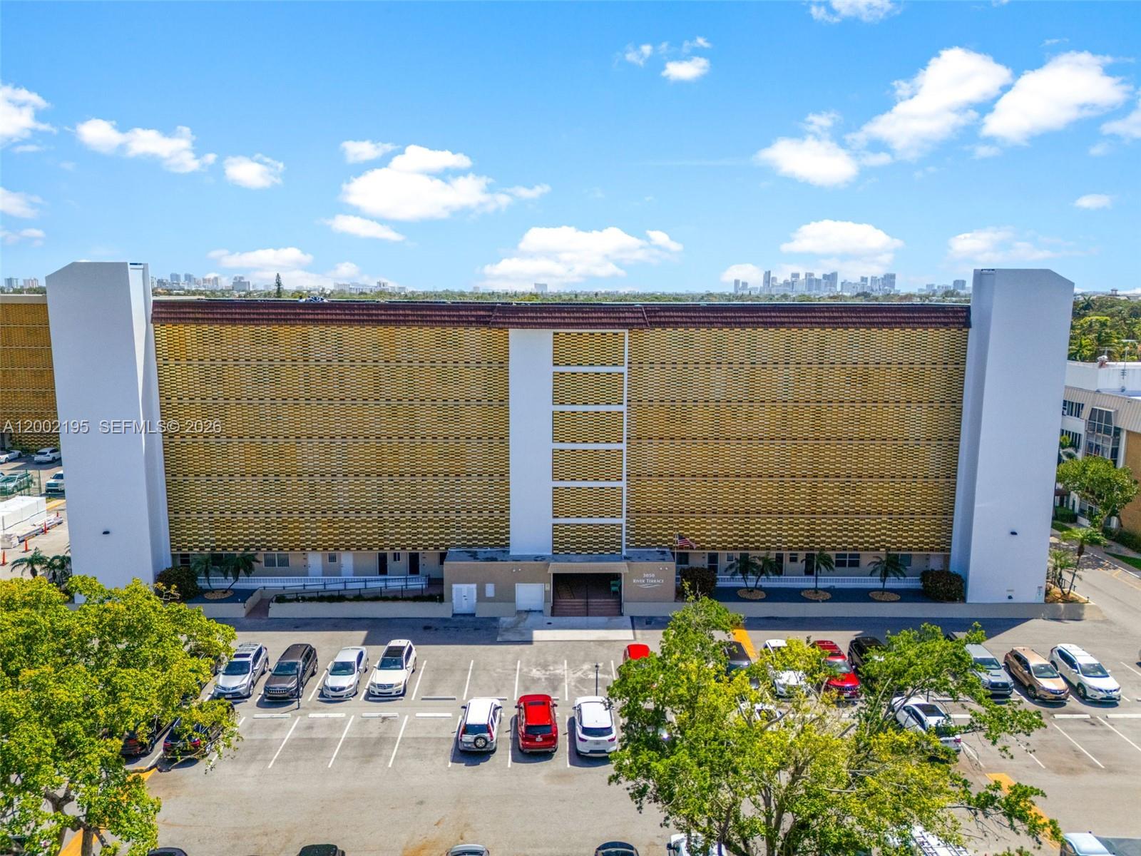 3050 NE 16th Ave # 605