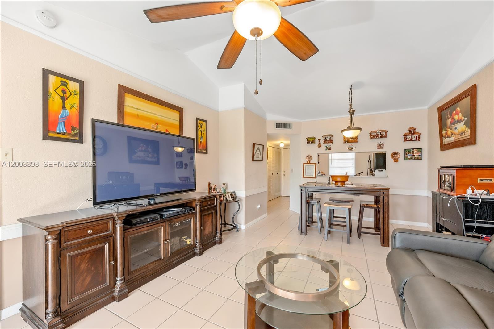 5560 Lakeside Dr # 204