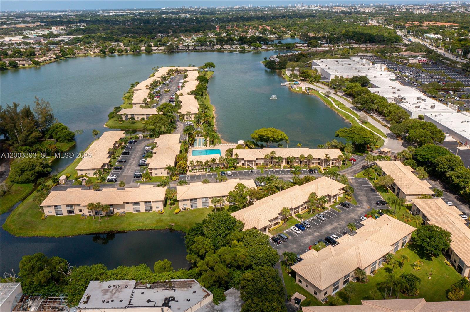 5560 Lakeside Dr # 204