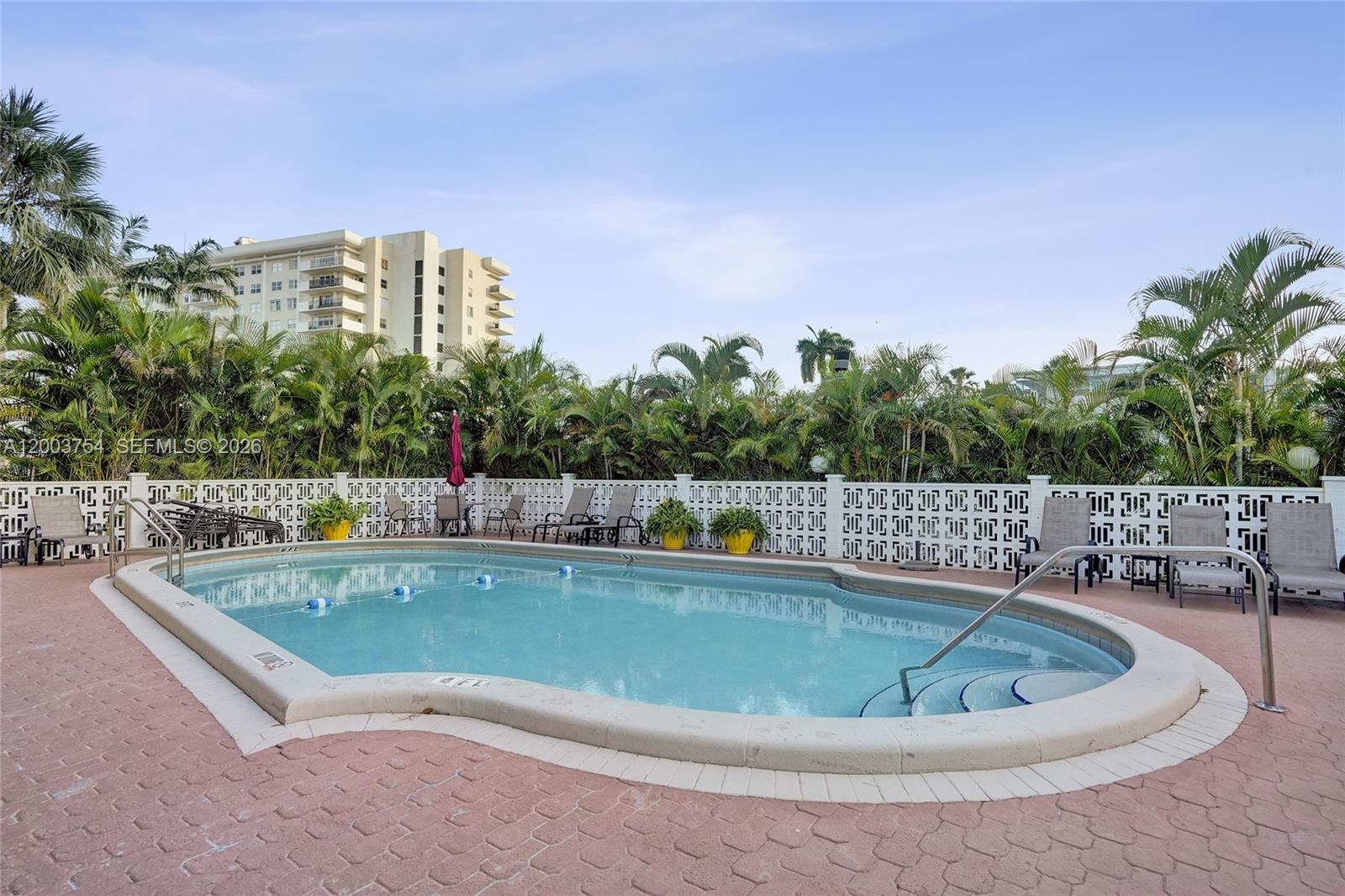 410 Golden Isles Dr # 408