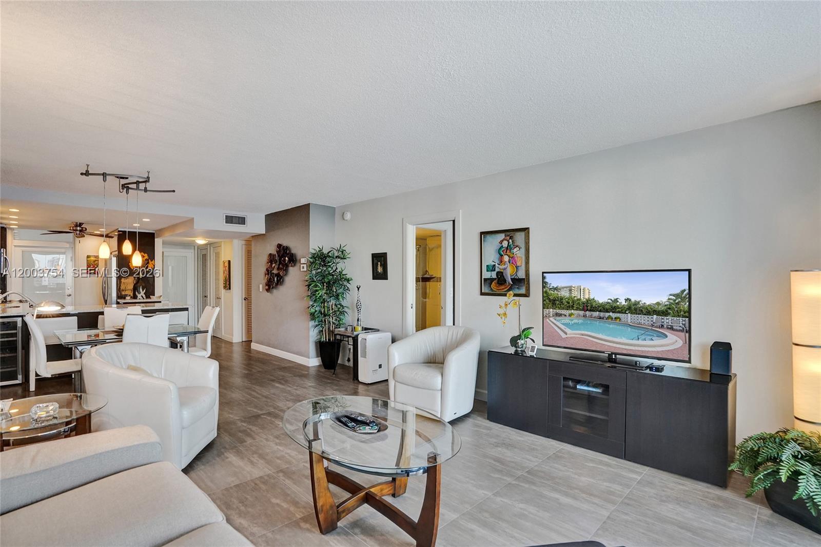 410 Golden Isles Dr # 408