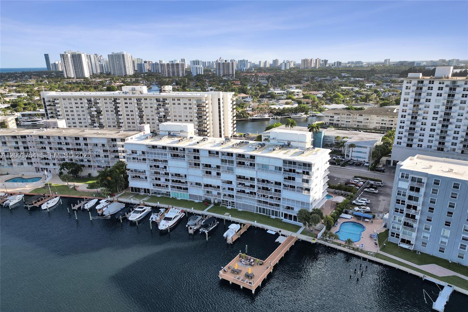 410 Golden Isles Dr # 408