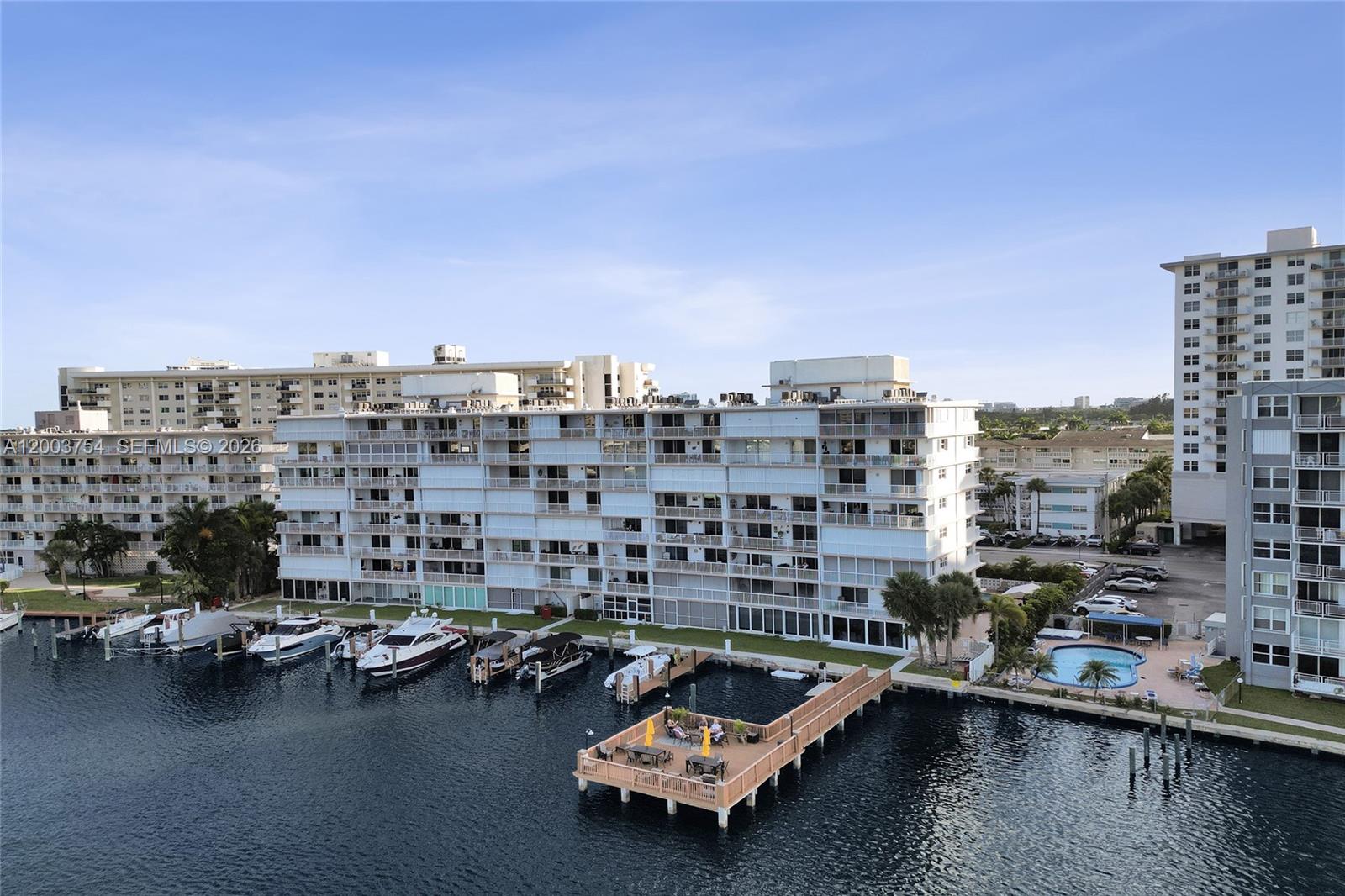 410 Golden Isles Dr # 408
