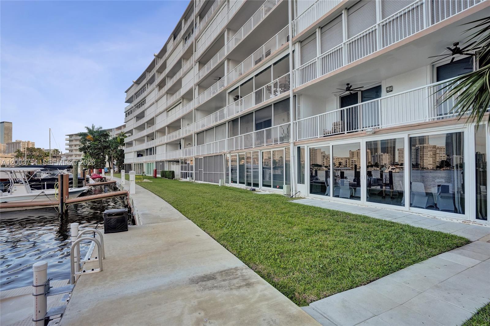 410 Golden Isles Dr # 408
