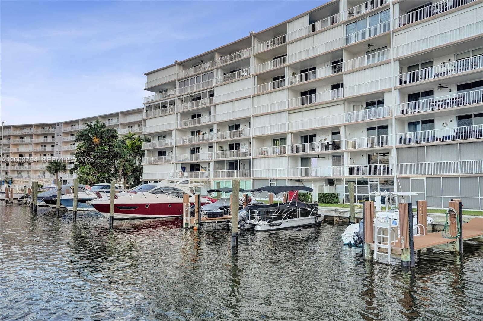 410 Golden Isles Dr # 408