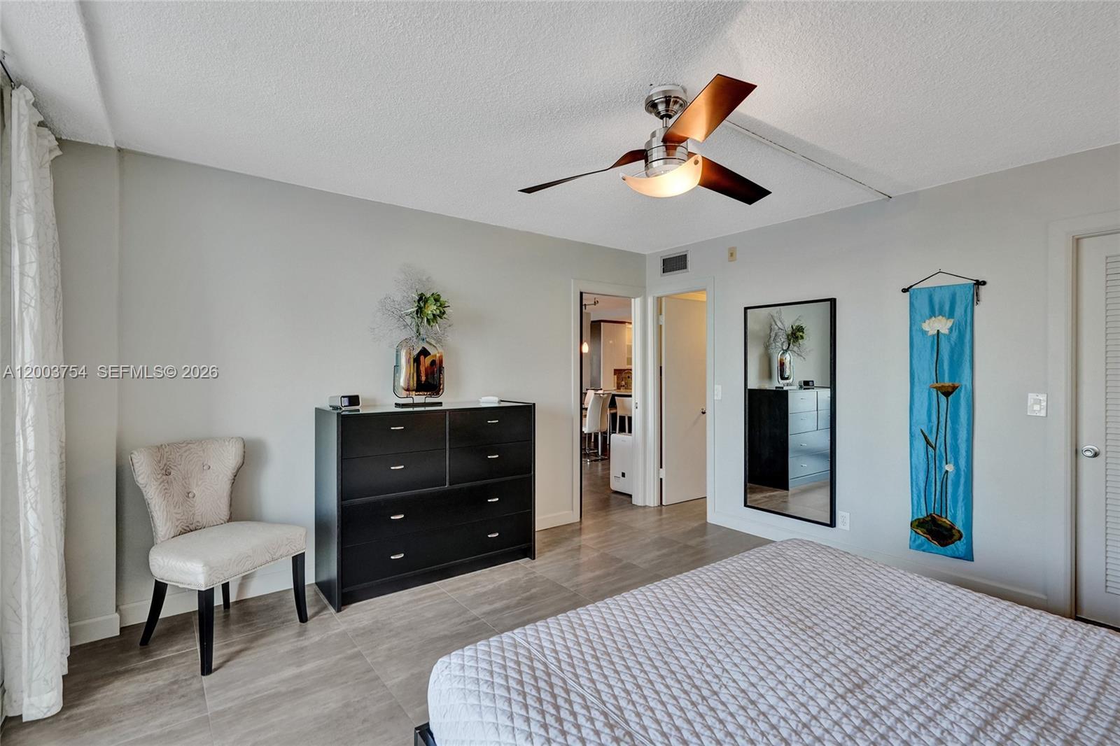 410 Golden Isles Dr # 408