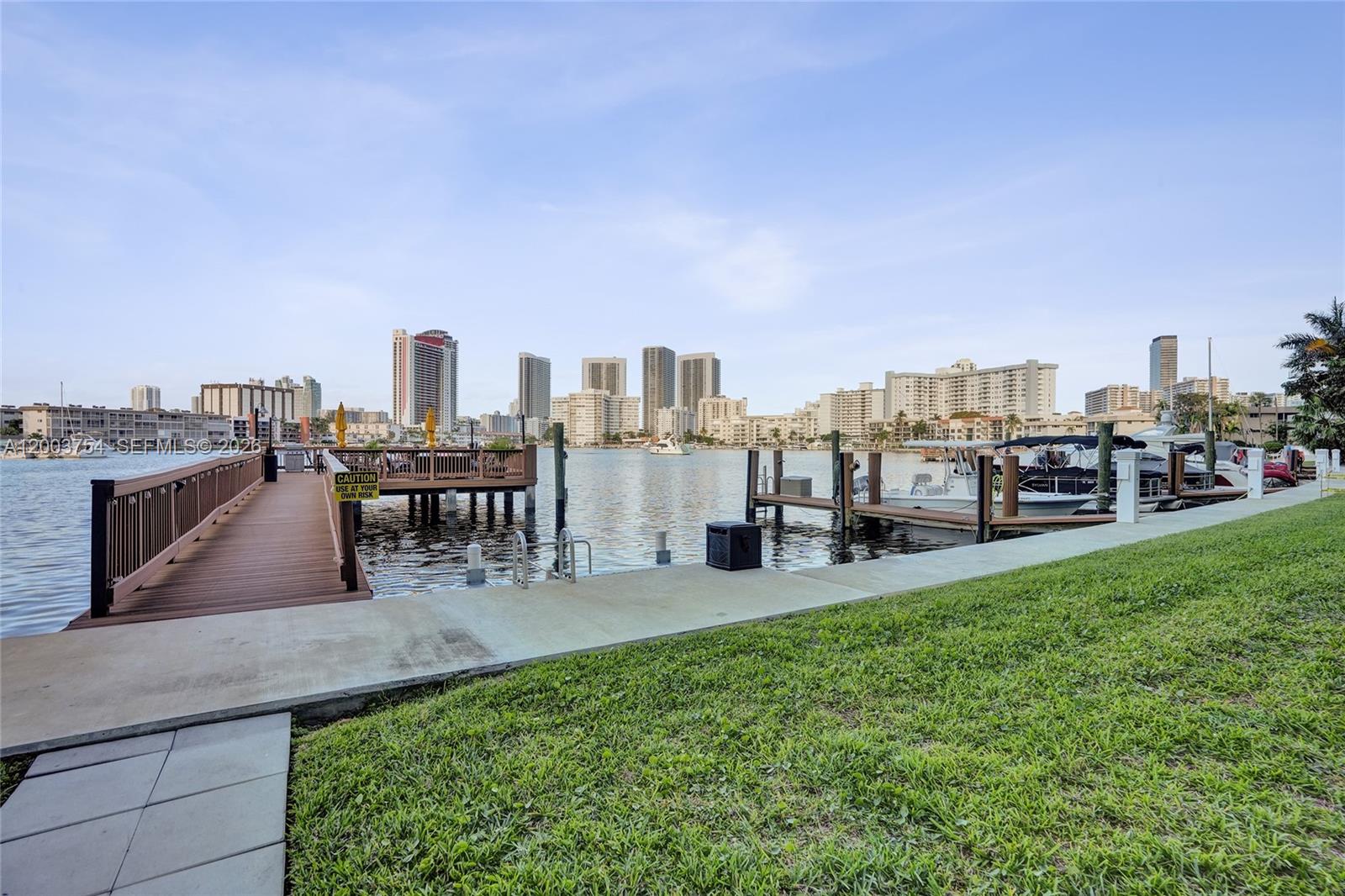 410 Golden Isles Dr # 408
