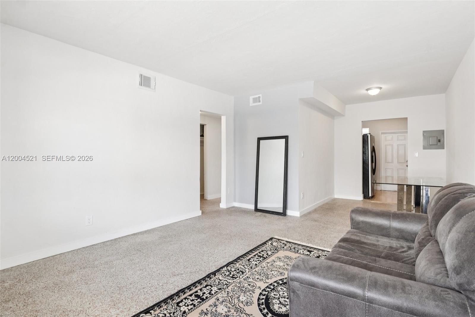 7975 Crespi Blvd