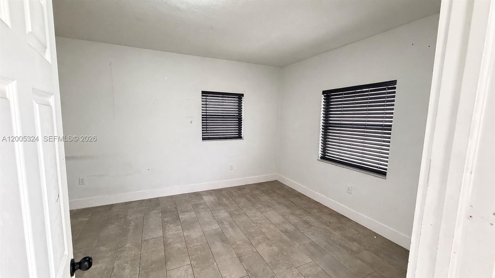 301 NW 37th St