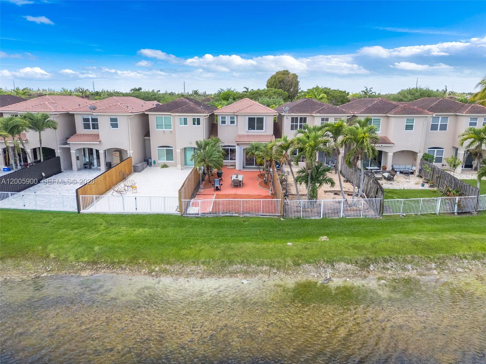 945 SW 154th Ct