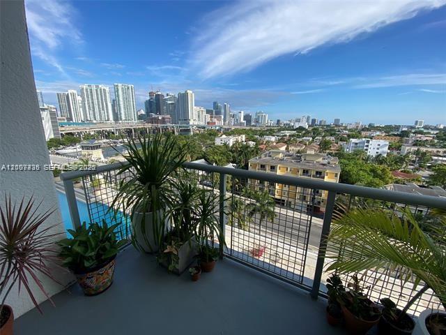 10 SW South River Dr # 909