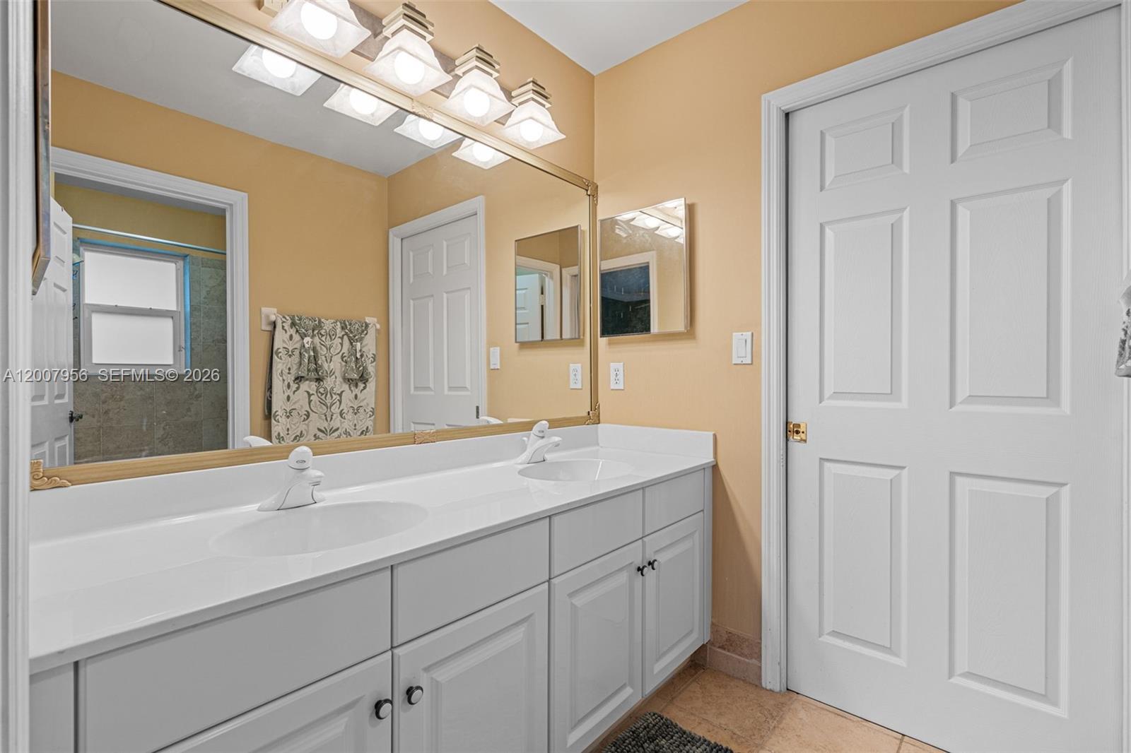 16403 Diamond Head Dr