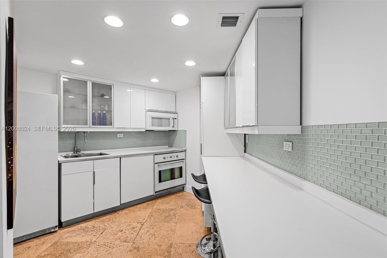 905 Brickell Bay Dr # 1830