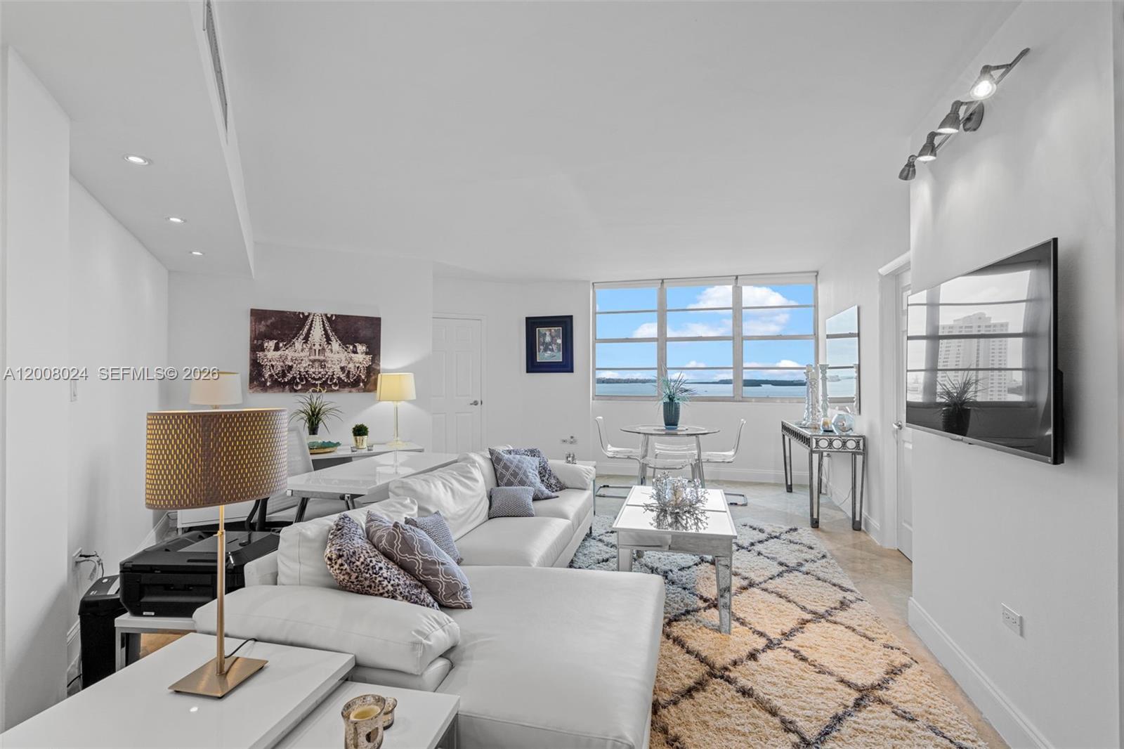 905 Brickell Bay Dr # 1830