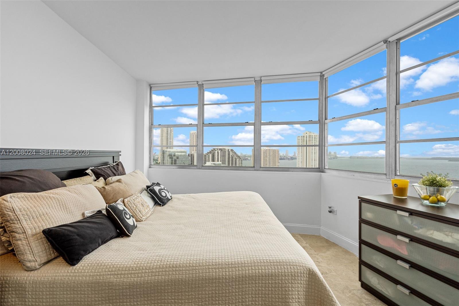 905 Brickell Bay Dr # 1830