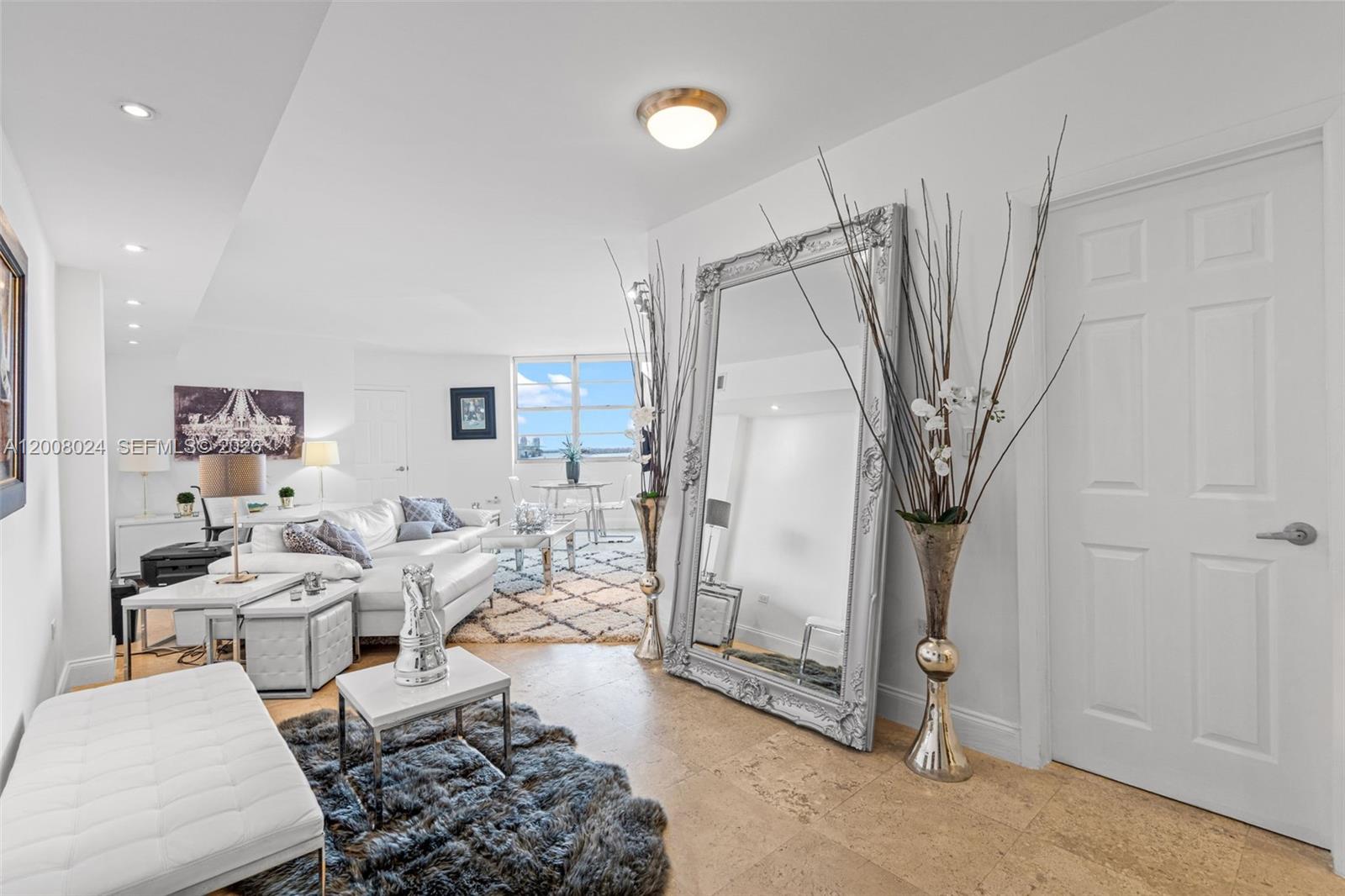 905 Brickell Bay Dr # 1830