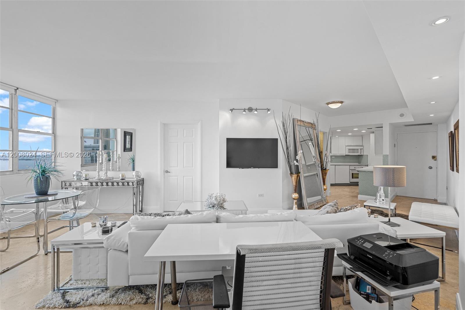 905 Brickell Bay Dr # 1830