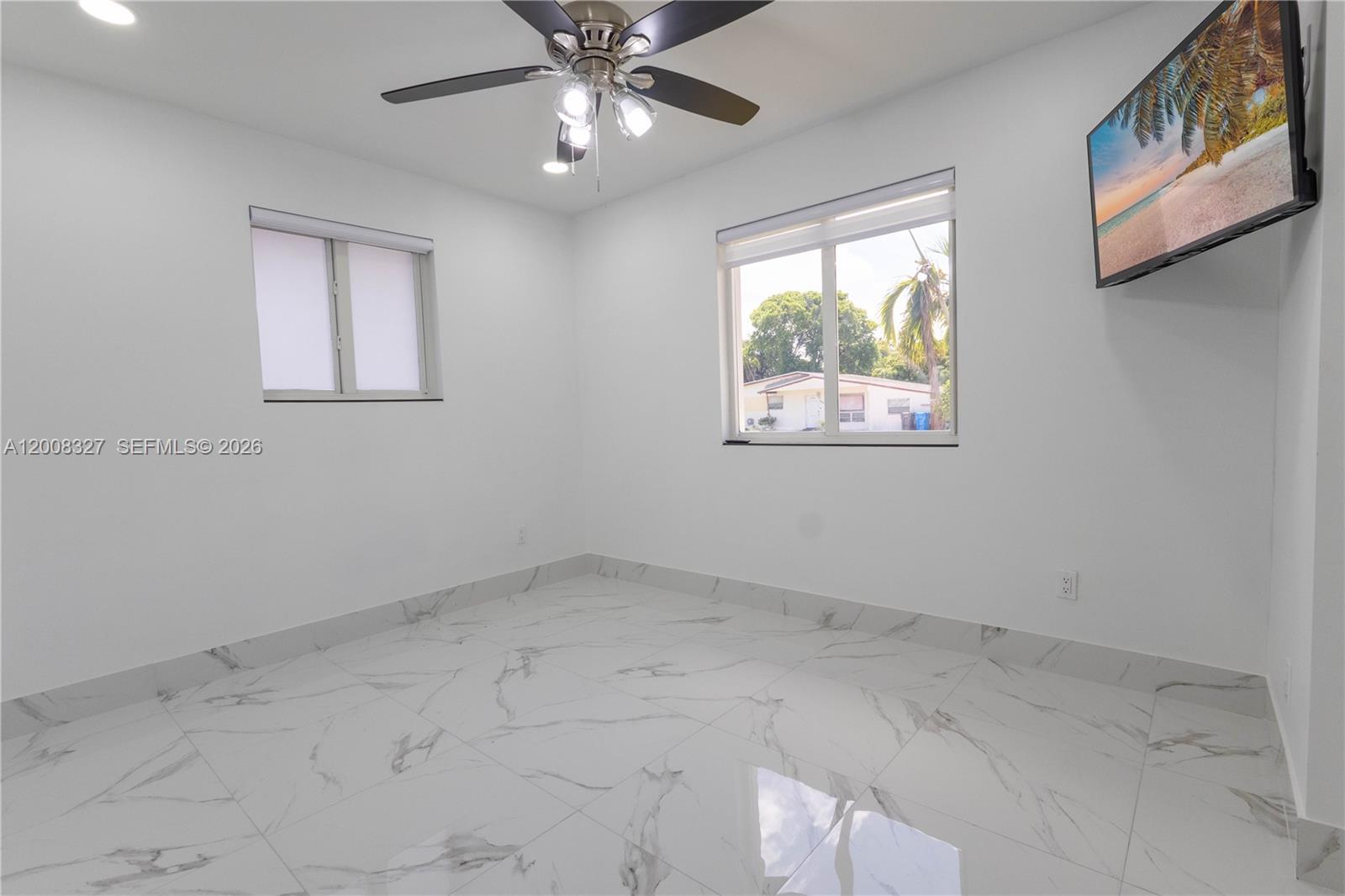 3001 SW 35th Ave Unit: front
