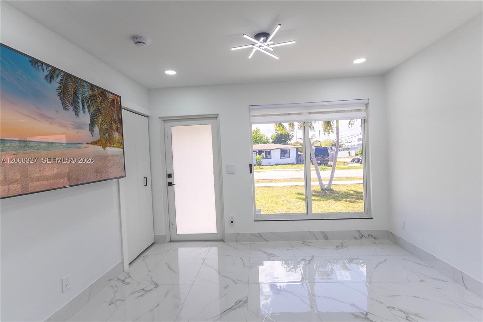 3001 SW 35th Ave Unit: front