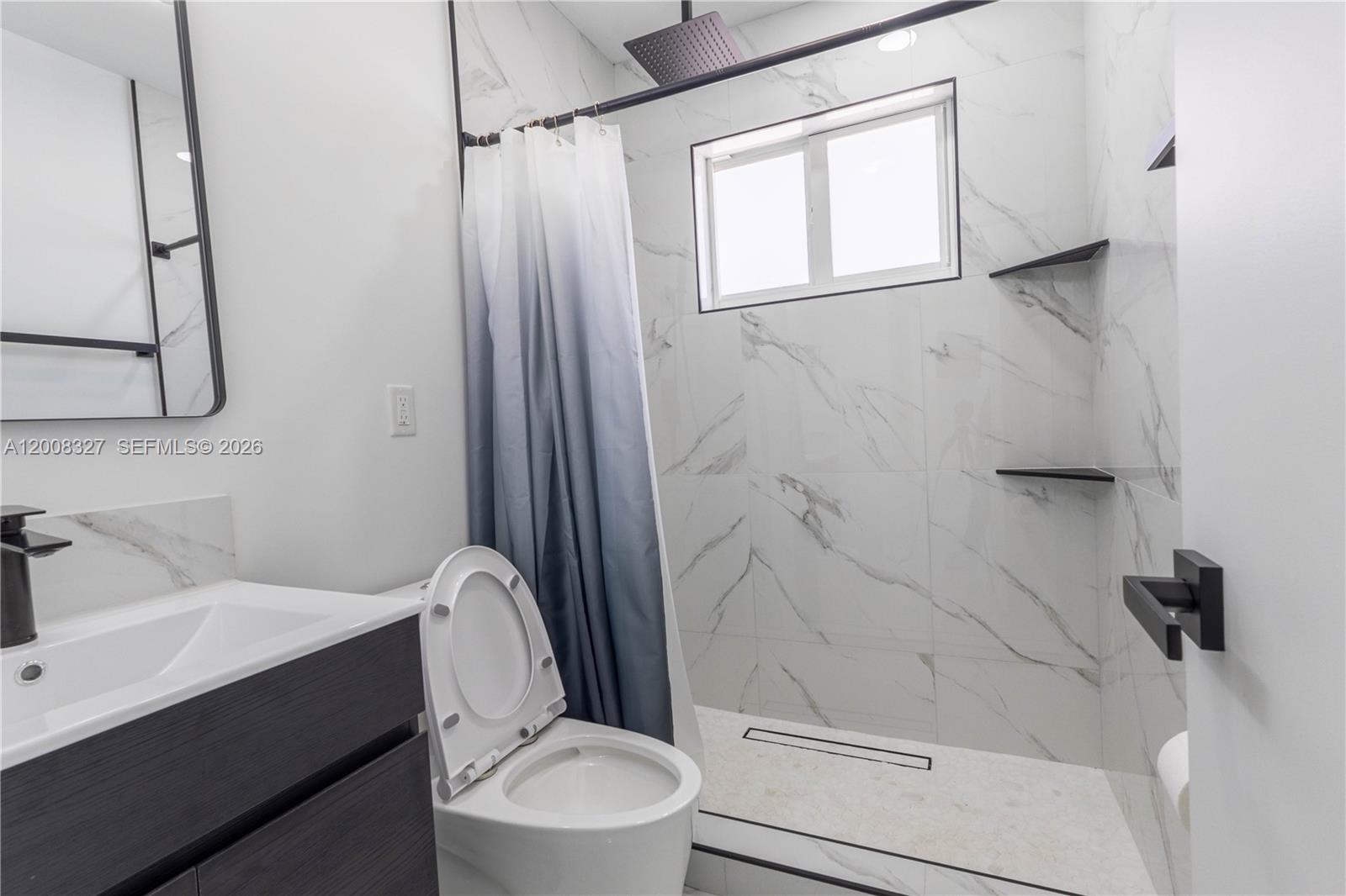 3001 SW 35th Ave Unit: front