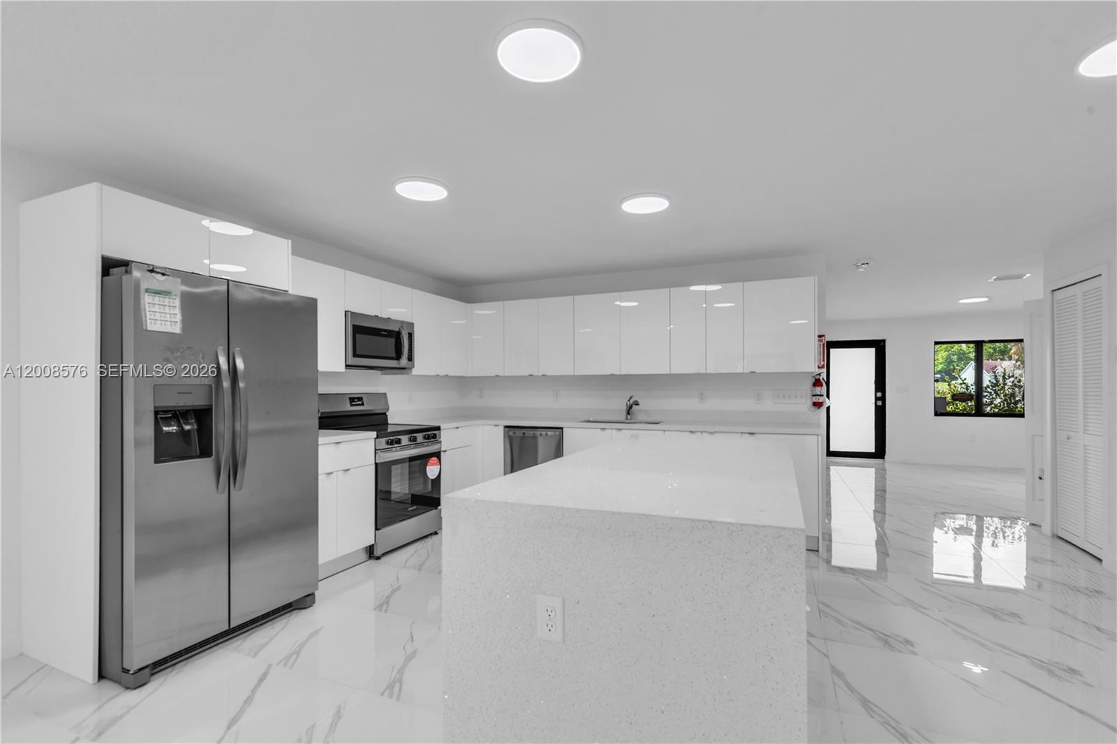 152 NW 18 St