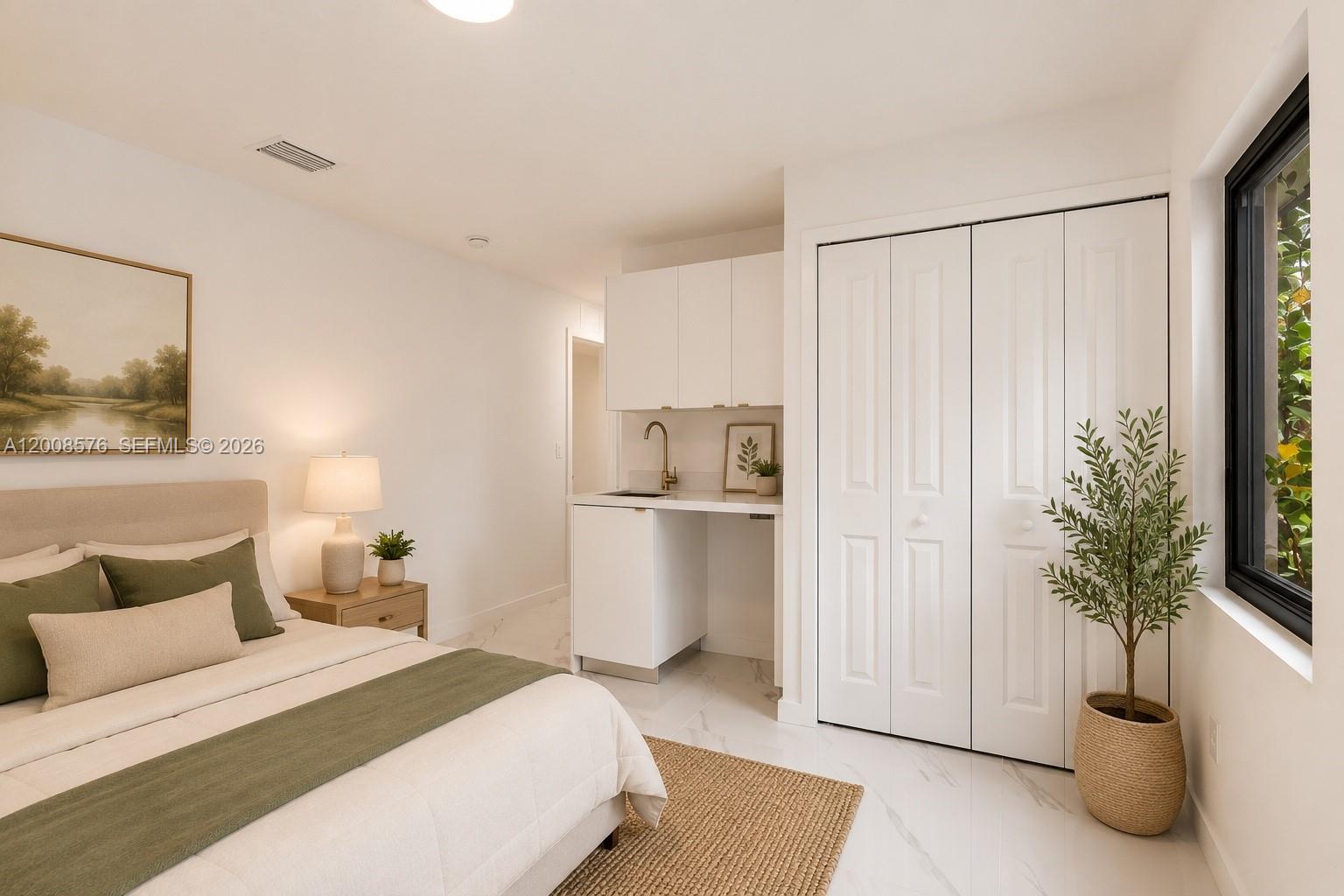 152 NW 18 St