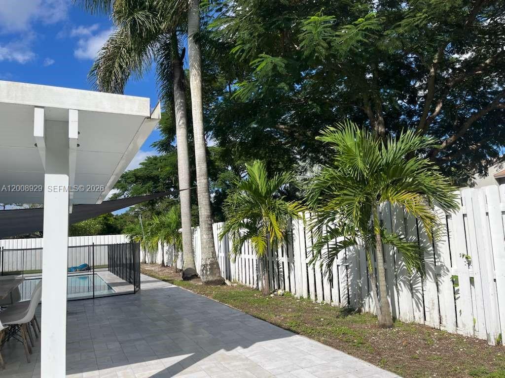 11121 SW 110th Rd # 11121