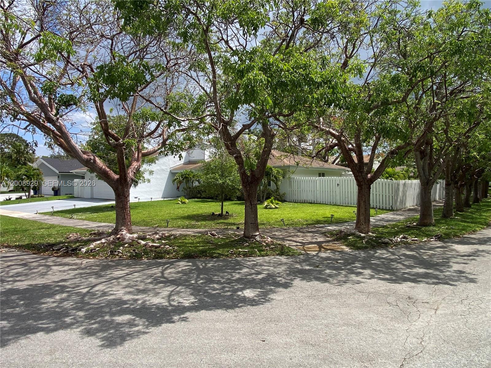 11121 SW 110th Rd # 11121