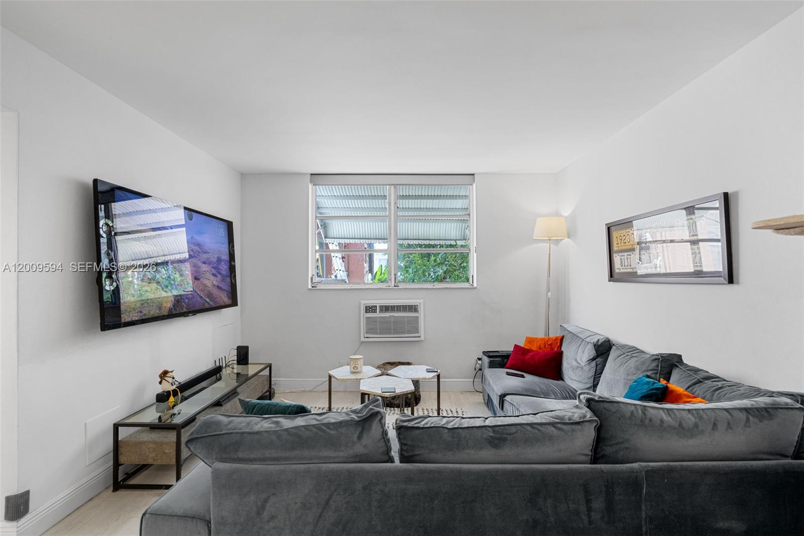 915 Jefferson Ave # 2E