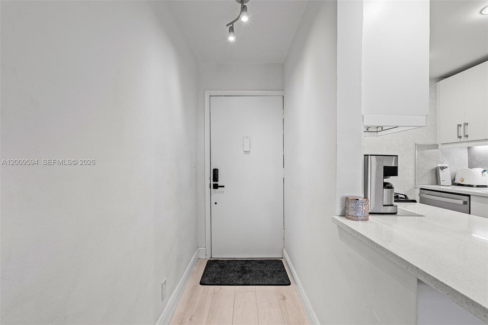 915 Jefferson Ave # 2E