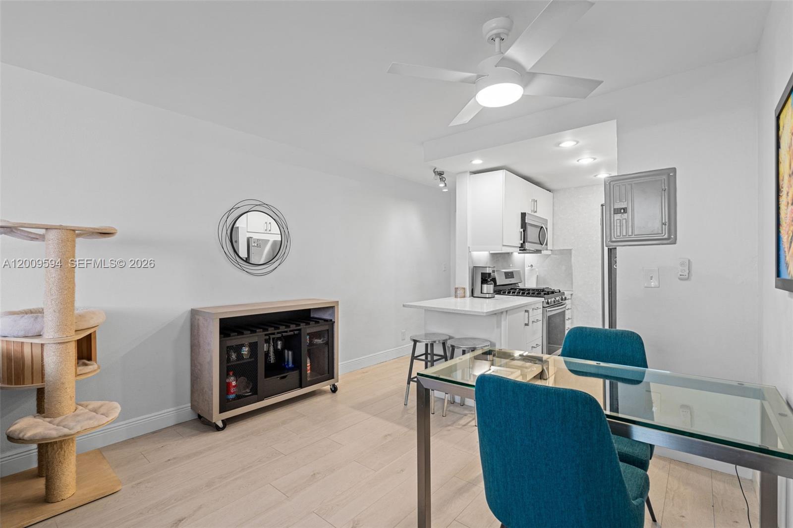 915 Jefferson Ave # 2E