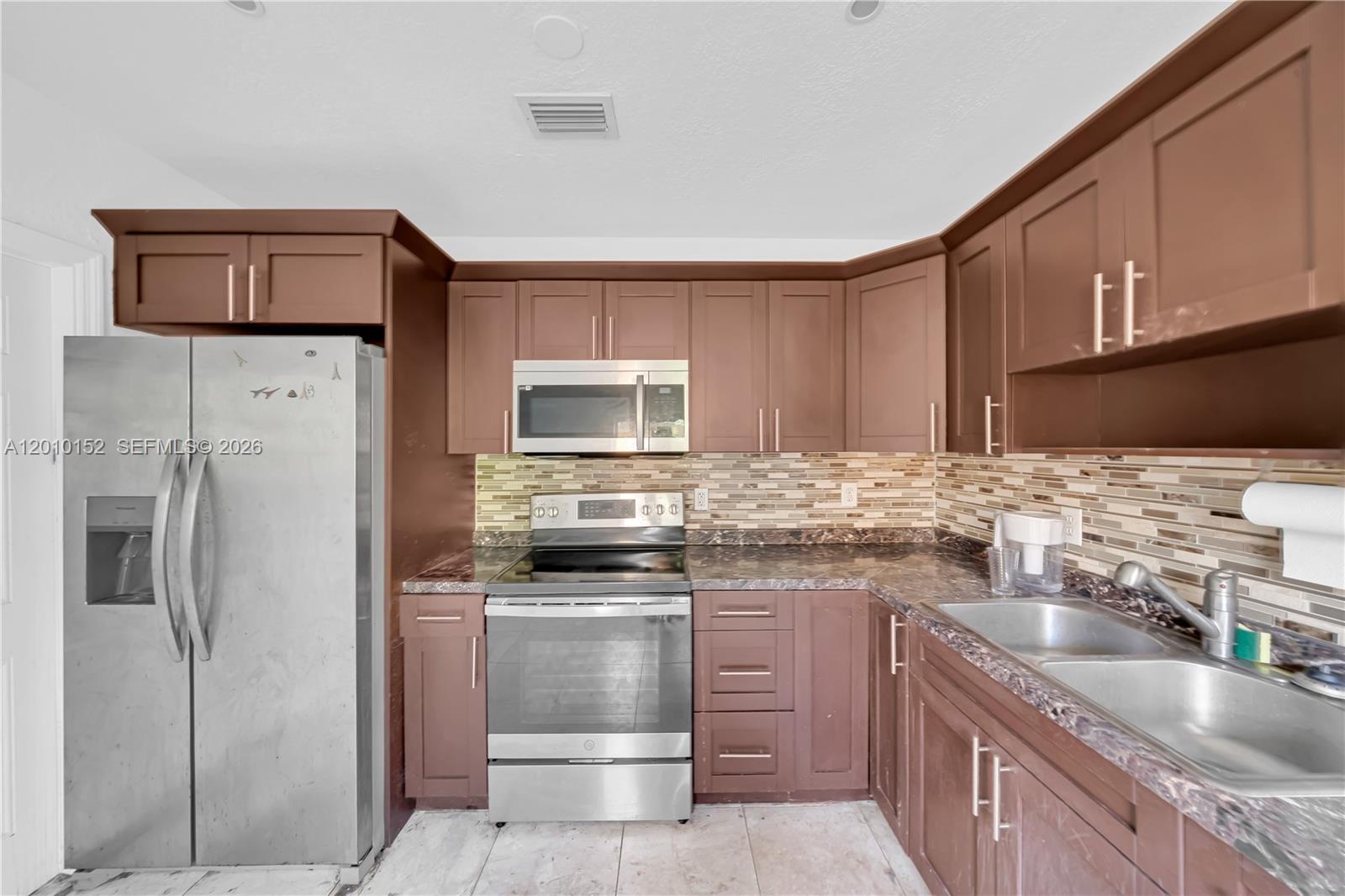 3033 Hibiscus Street