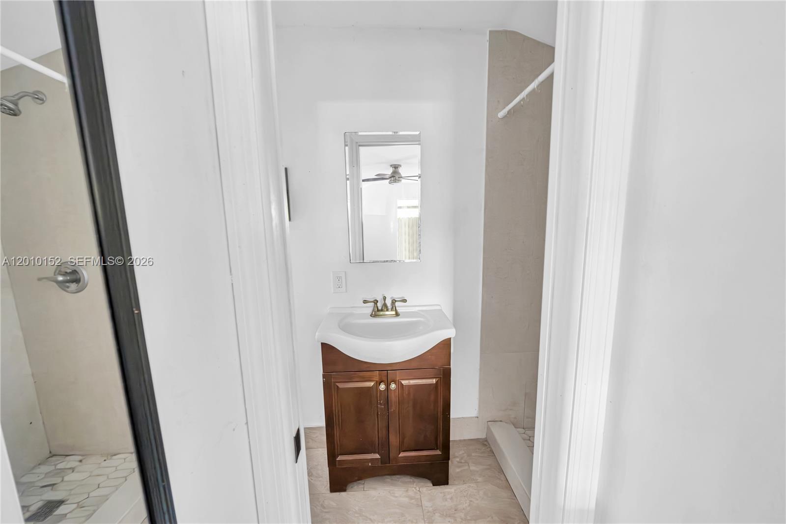 3033 Hibiscus Street