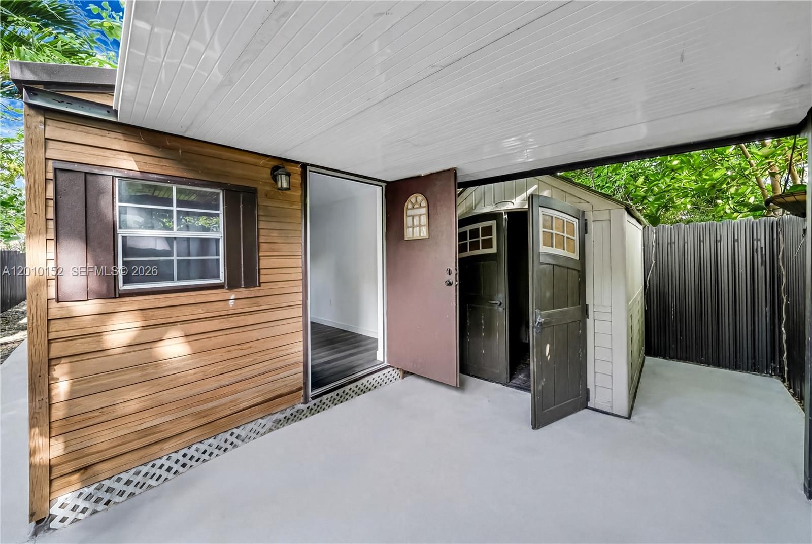 3033 Hibiscus Street