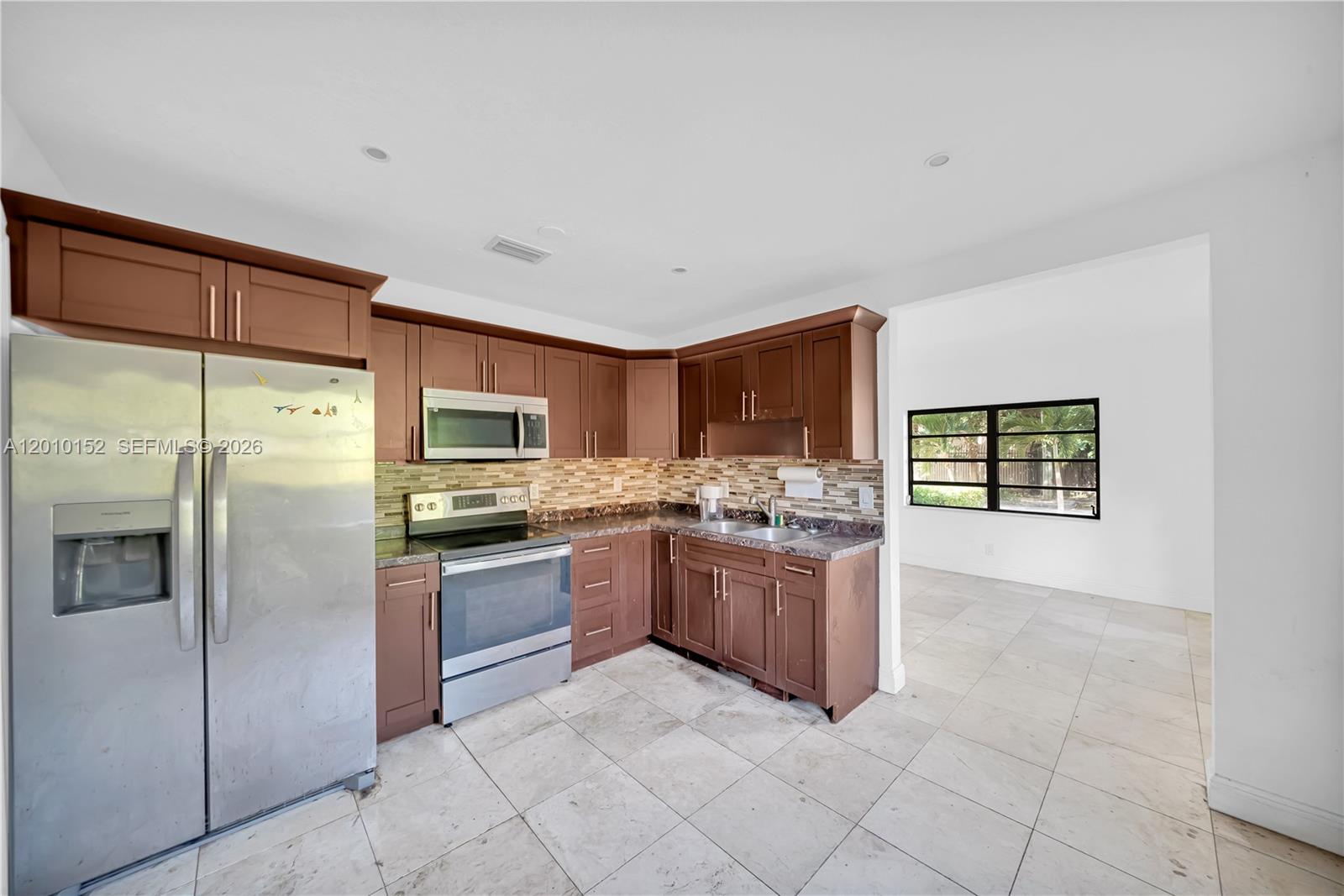 3033 Hibiscus Street